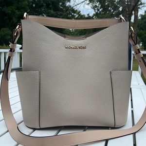 Michael Kors Bedford Bucket Shoulder Bag